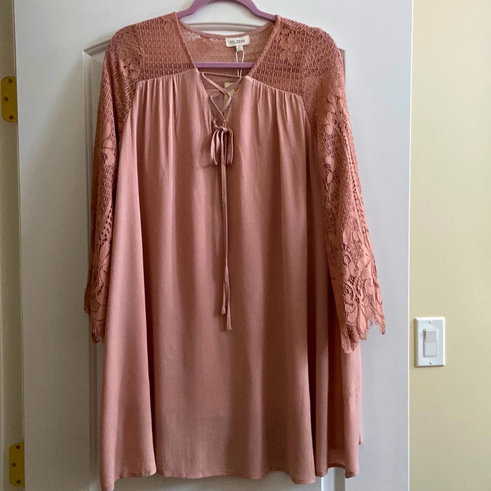 🆕 Beautiful nude coloured tunic style dress in size M